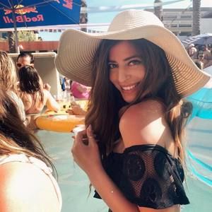 Meet your Posher, Aynsley